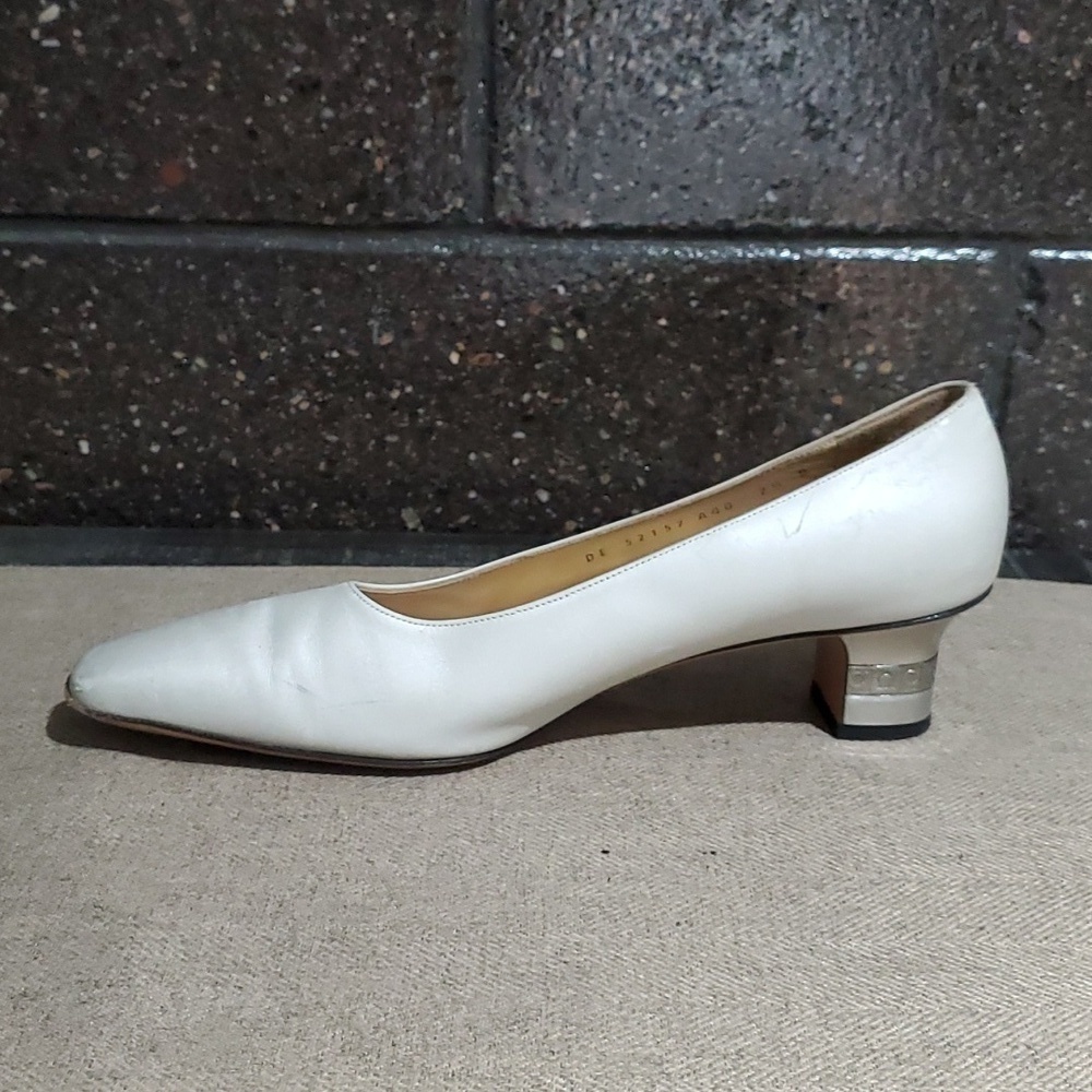 SALVATORE FERRAGAMO SILVER HEELS LEATHER SIZE 7 1/2 ARCHITECTURE ART DECO - Picture 9 of 15
